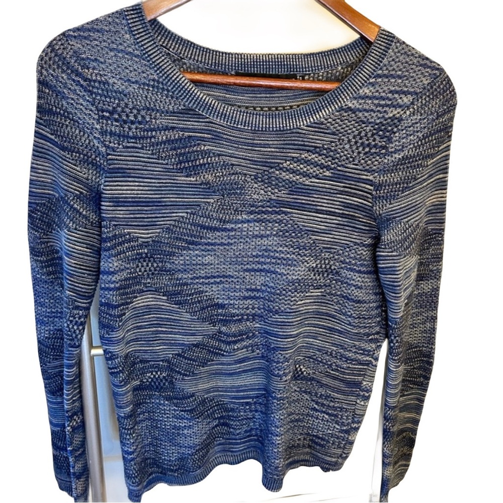 Karen Miller Blue Patterned Knit Top